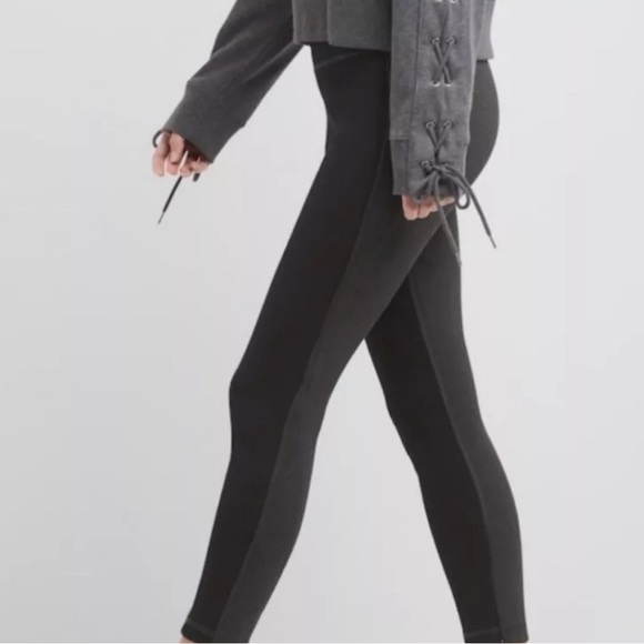 GAP sculpt ponte leggings, gray and black size medium. - Picture 2 of 10